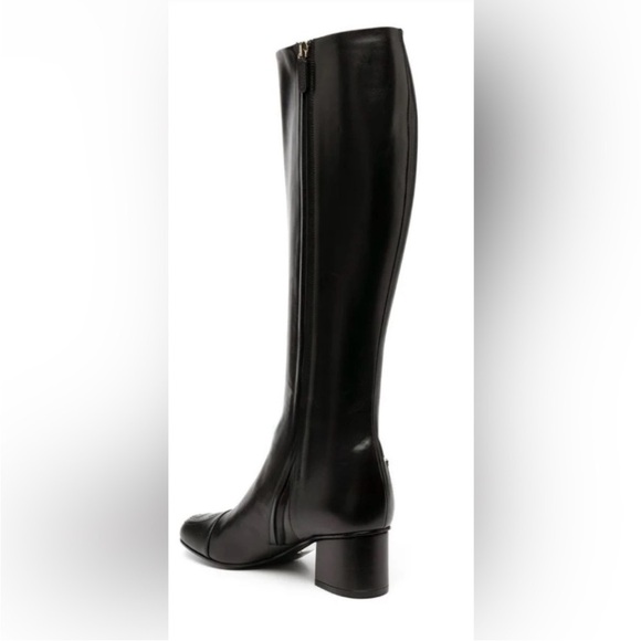 Gucci Black Leather Shoe with Gold Detail - Picture 11 of 16